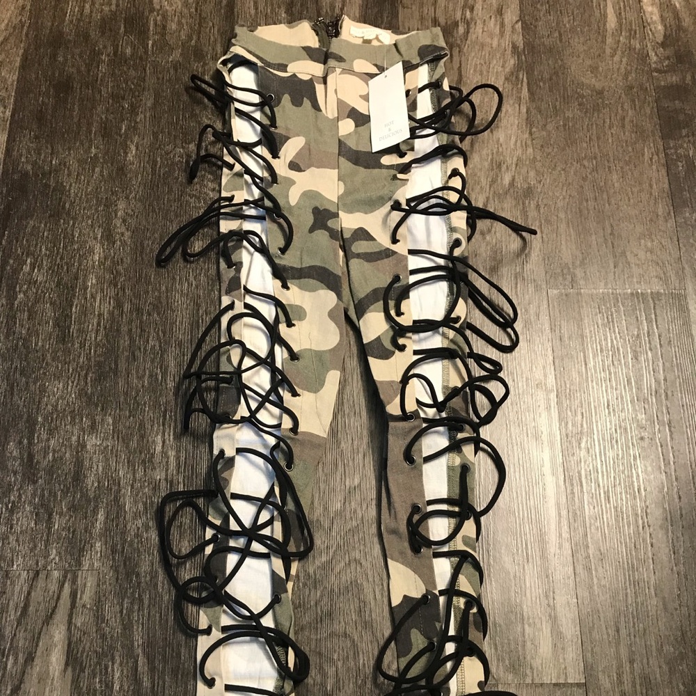 Camo Camouflage Lace Up Pants - Picture 5 of 8